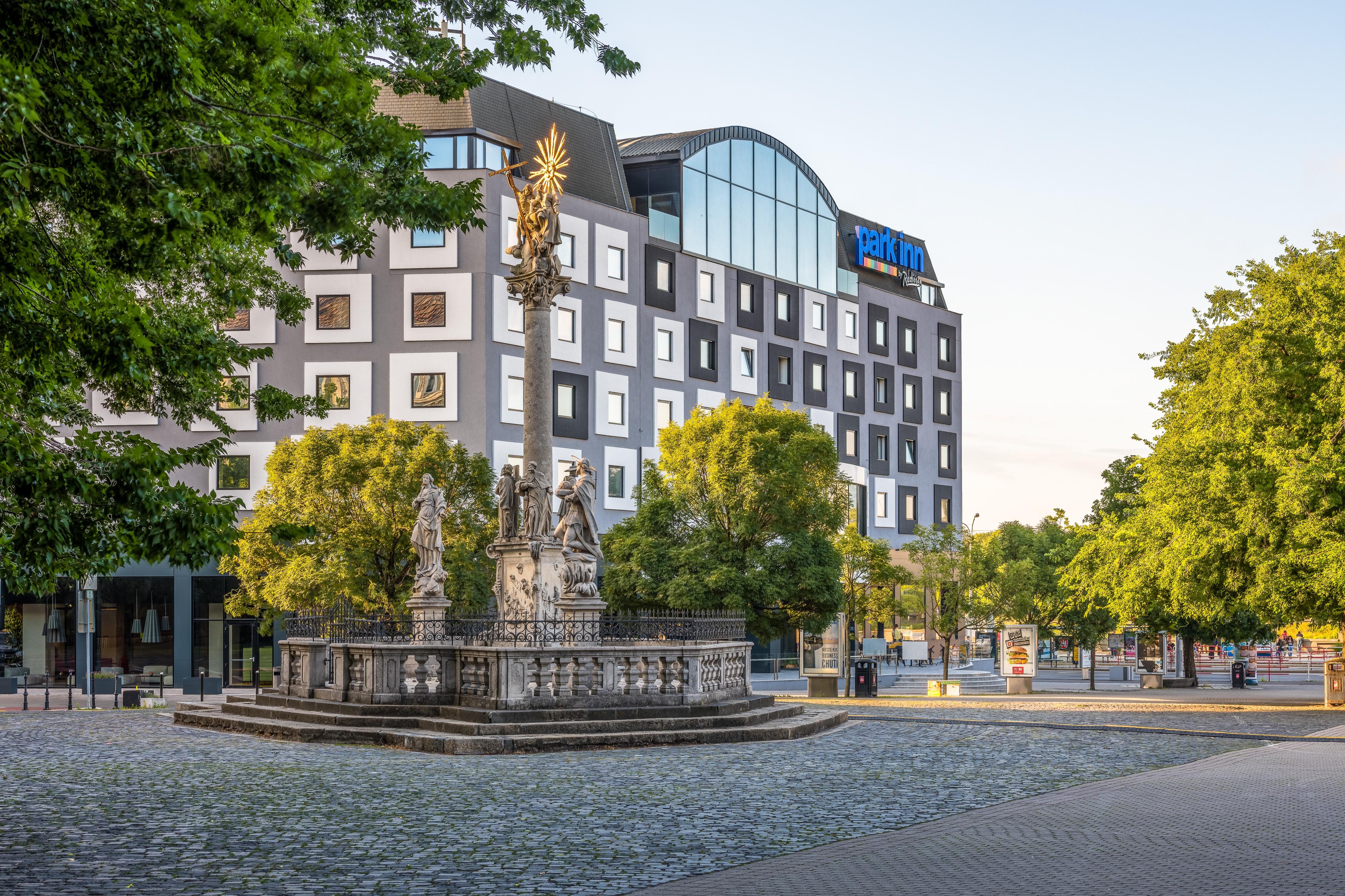 Park Inn By Radisson Danube Bratislava Exterior photo